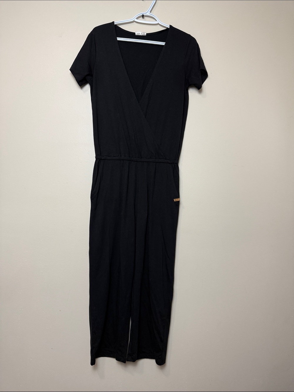 Tentree Black Short-Sleeve Surplice Jumpsuit size M